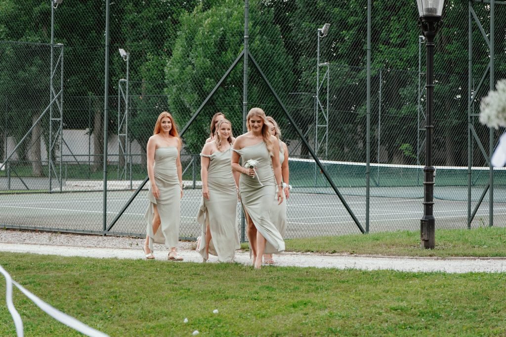 Bridesmaids arriving at the ceremony, wedding at Chateau Appony, Oponice